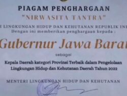 Gubernur Jabar Ridwan Kamil Raih Penghargaan Green Leadership Nirwasita Tantra 2022